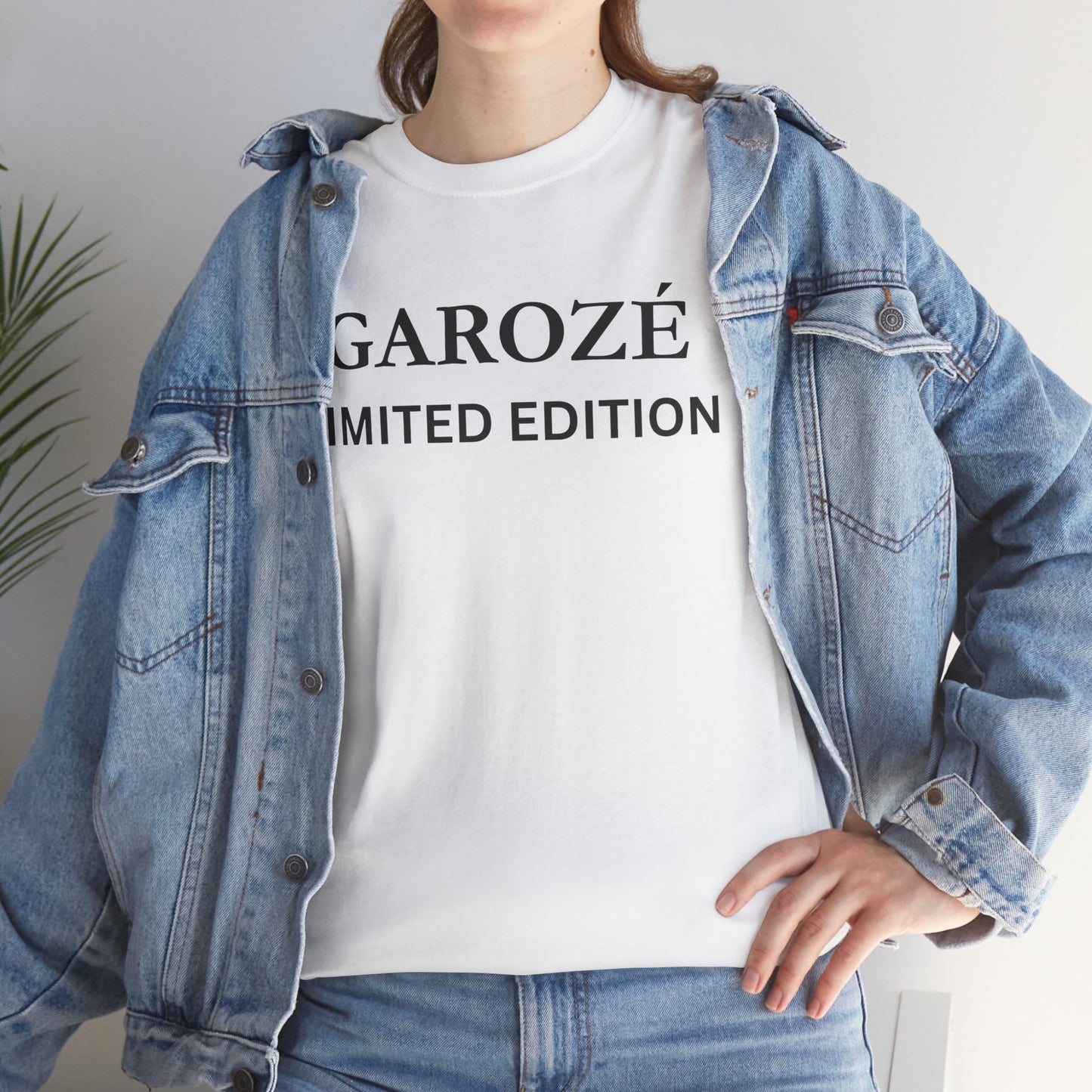 GAROZÉ Embroidered Tee — Día | GAROZÉ