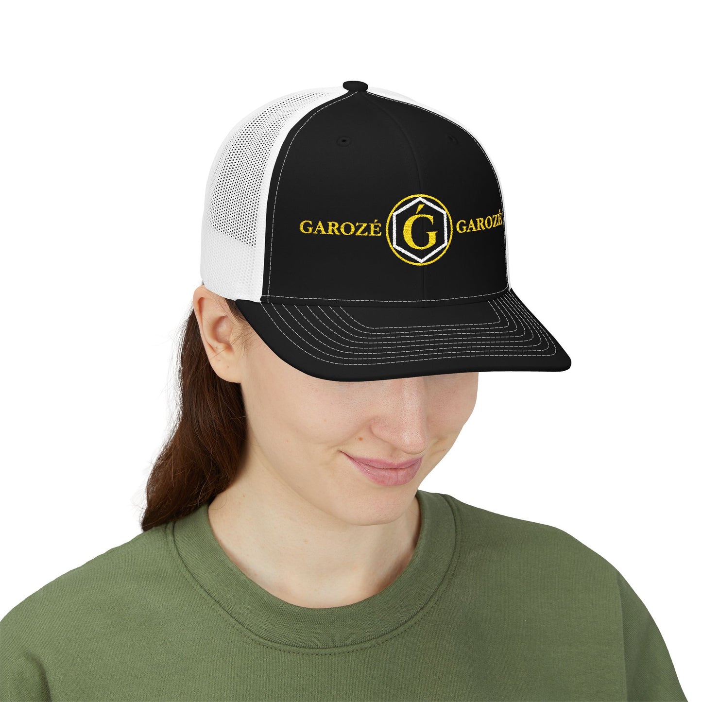 GAROZÉ Premium Snapback Trucker Cap | Gorra Trucker Premium Bordada