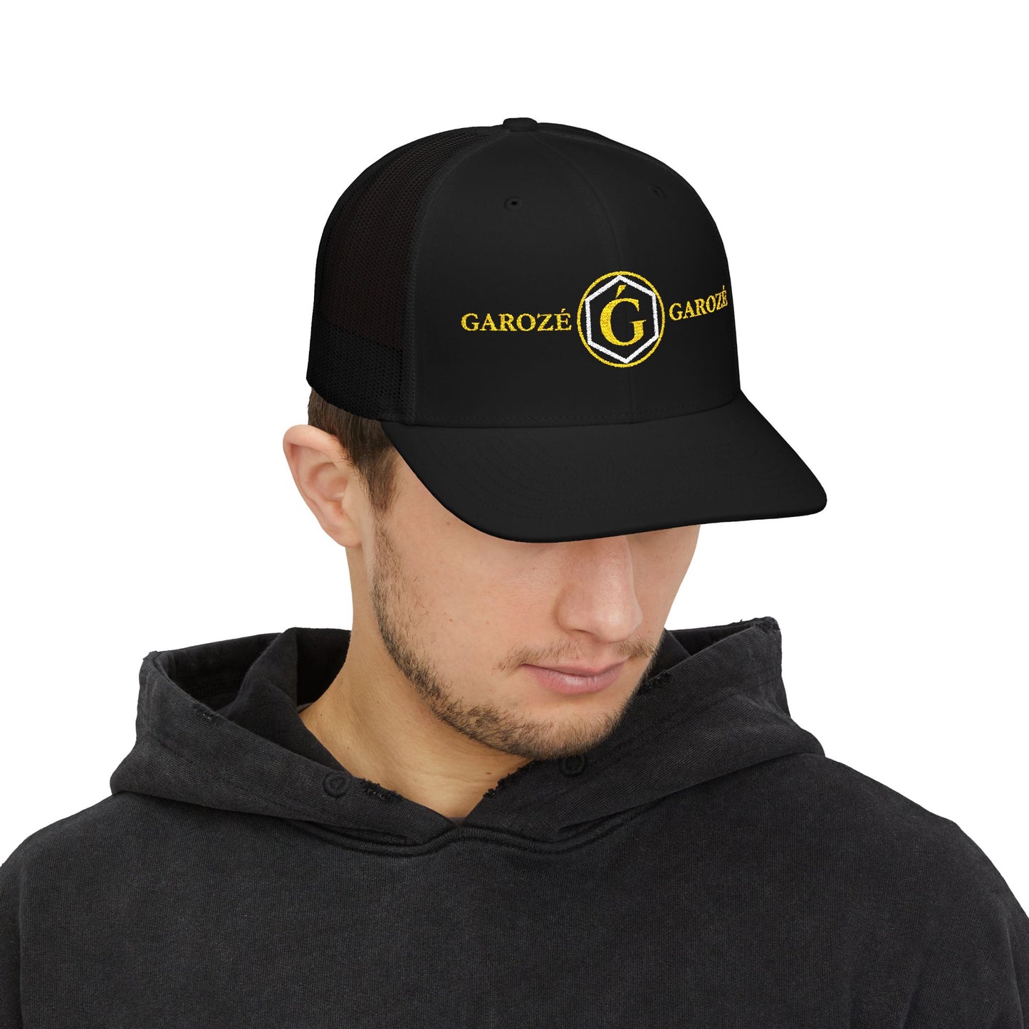 GAROZÉ Premium Snapback Trucker Cap | Gorra Trucker Premium Bordada