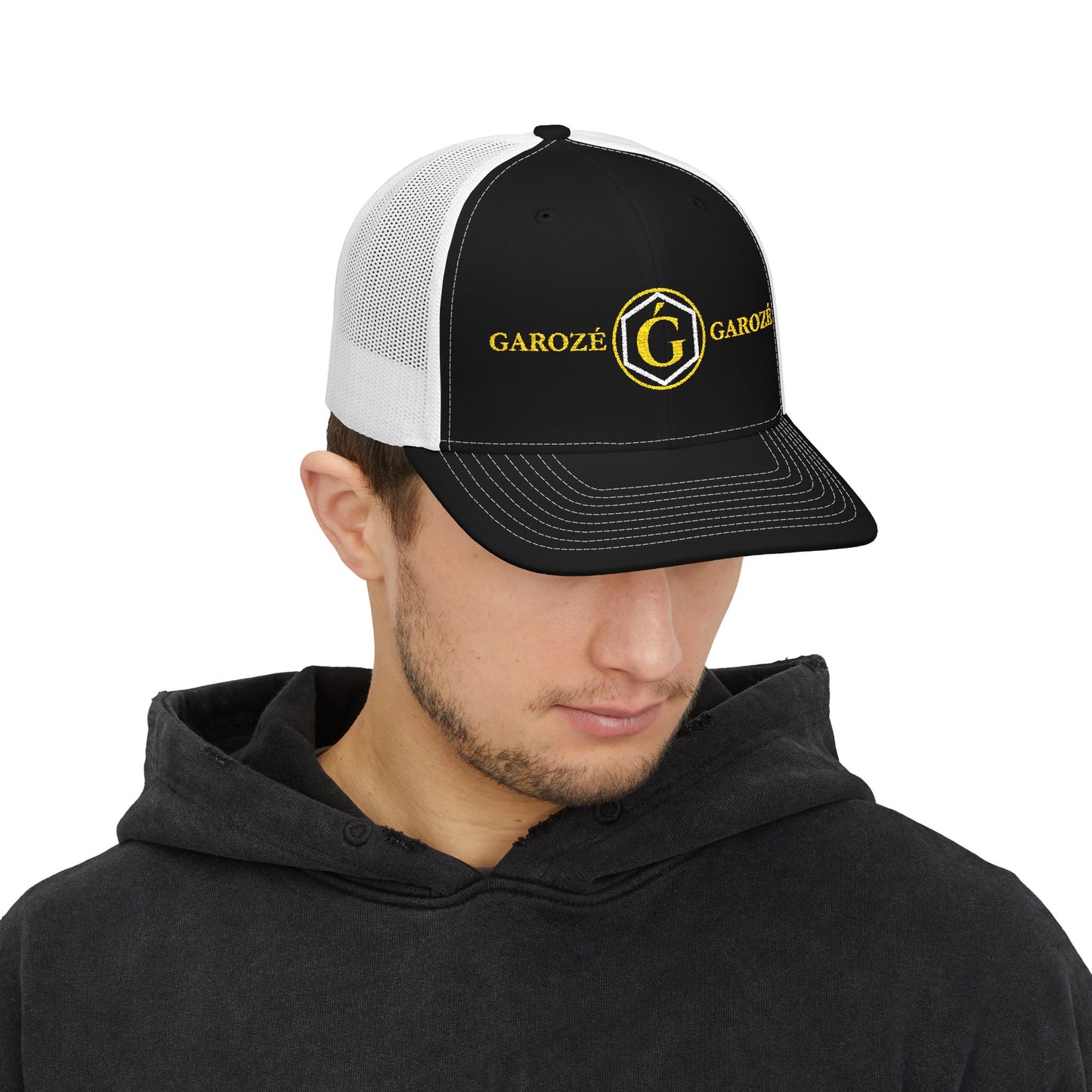 GAROZÉ Premium Snapback Trucker Cap | Gorra Trucker Premium Bordada
